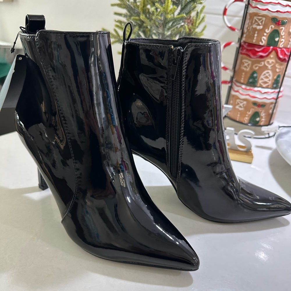 Black bootie, Charcoal / Botines charol Negro
